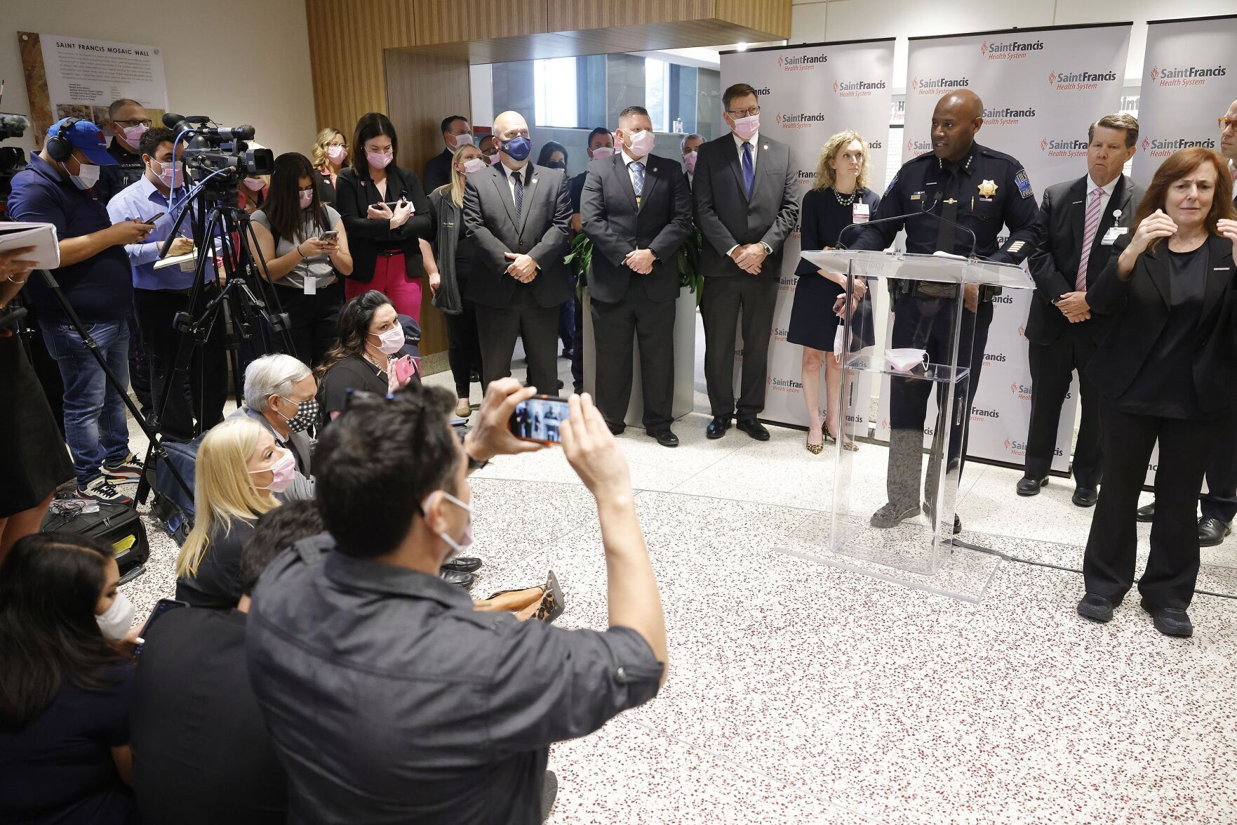 4. Gunman bought rifle one hour before slaying 4 people, Tulsa police chief says